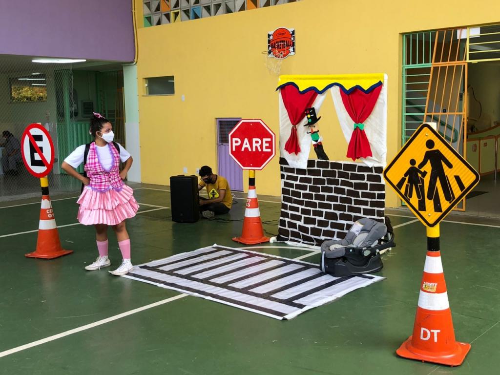 Trânsito seguro: SMTT reforça ações educativas no entorno de escolas municipais - SMTT Aracaju